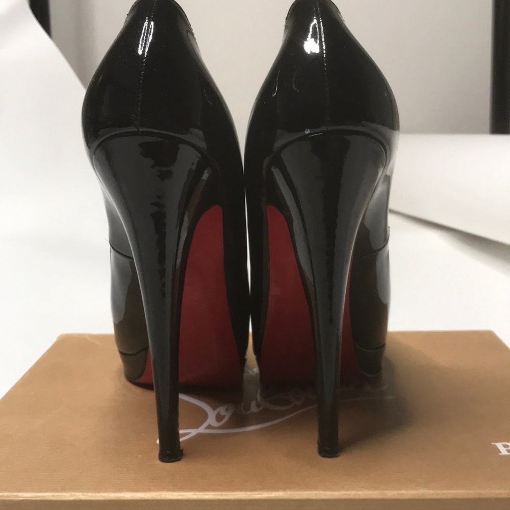 ‼️ Authentic Christian Louboutin ‼️Red Bottoms